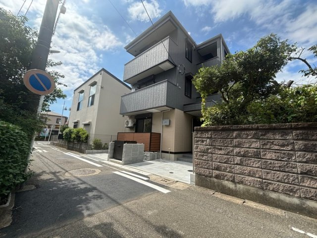 平塚市代官町のアパート