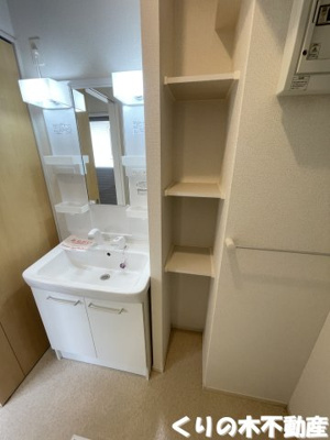 【洗面所】 | アルカンシエル | 明るい洗面所です