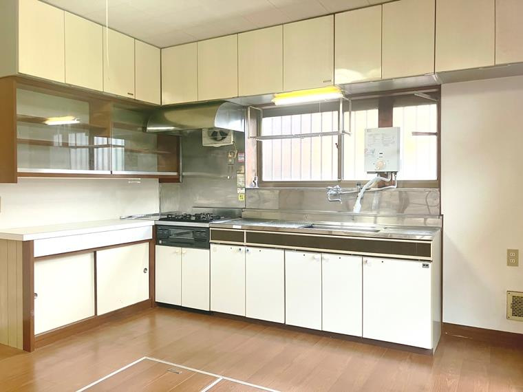 武蔵台戸建のキッチン