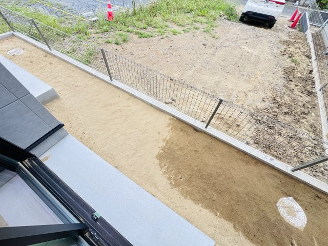 松戸市八ケ崎６丁目新築戸建【八ヶ崎小学校:6分】の庭|南側隣地境界スペース