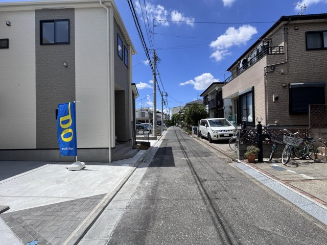 松戸市八ケ崎６丁目新築戸建【八ヶ崎小学校:6分】の前面道路含む現地写真|北側前面道路