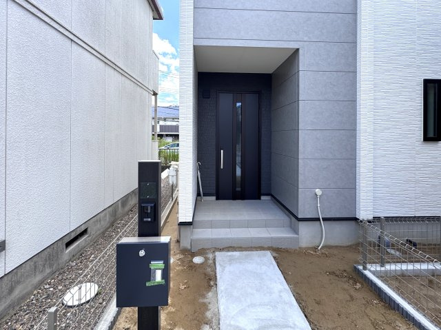 松戸市八ケ崎６丁目新築戸建【八ヶ崎小学校:6分】のエントランス|エントランス・玄関ポーチ