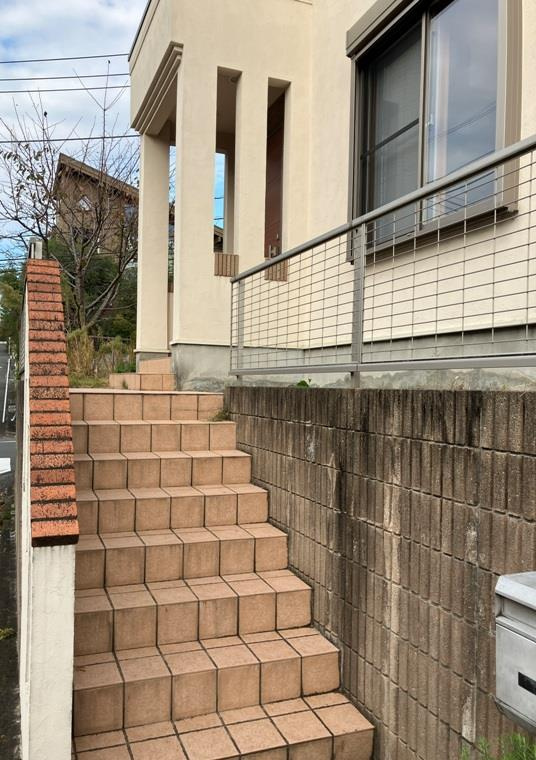大場町戸建のエントランス