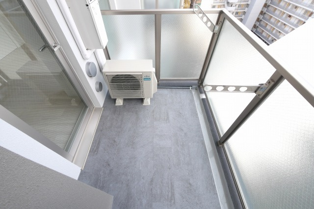 セレニテ新大阪グランデシュッドのバルコニー