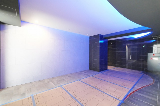 セレニテ新大阪グランデシュッドのエントランス