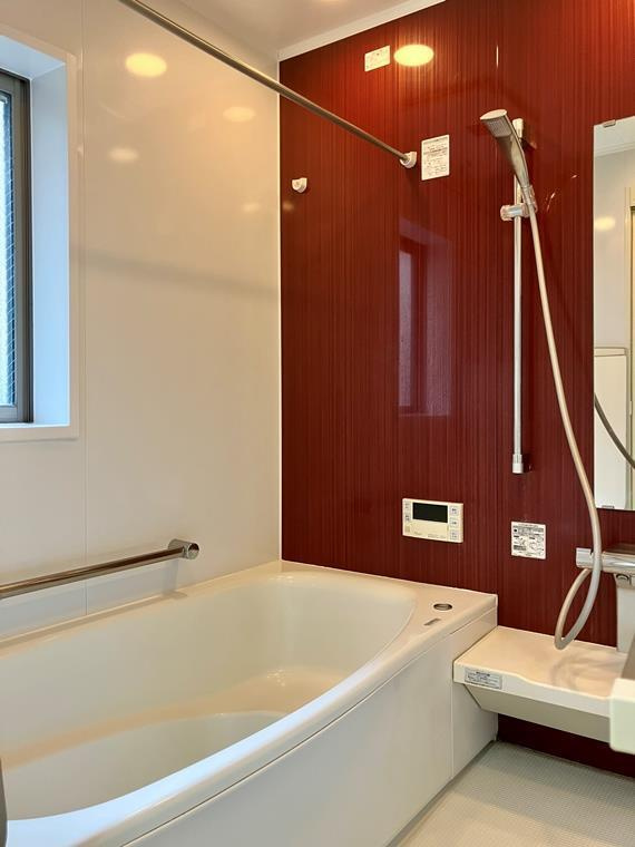 岡本戸建の浴室