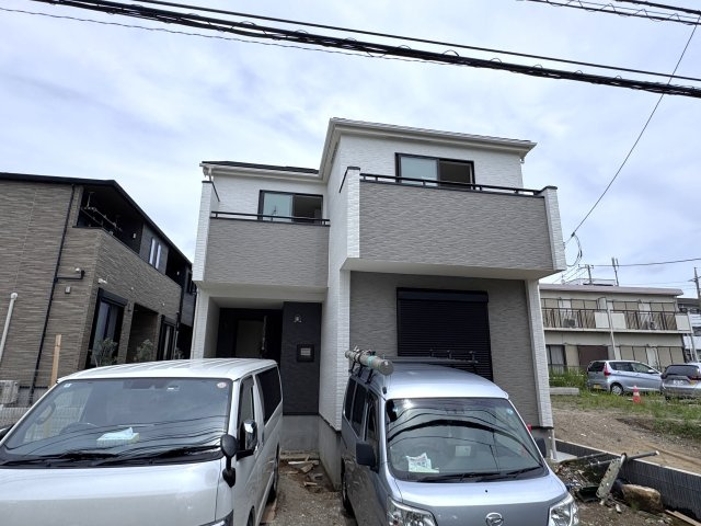 八ケ崎６丁目新築戸建【八ヶ崎小学校:6分】の外観|D号棟外観・6月23日撮影・もうすぐ完成！