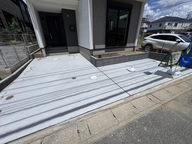 八ケ崎６丁目新築戸建【八ヶ崎小学校:6分】の駐車場|D号棟駐車スペース