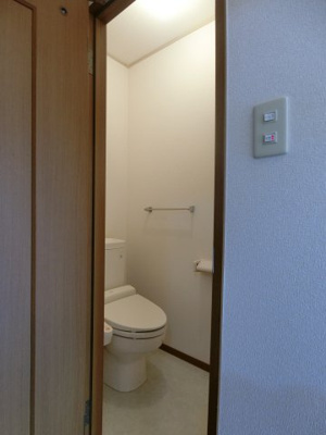 【トイレ】 | ソレイユ | イメージ1Fの写真
