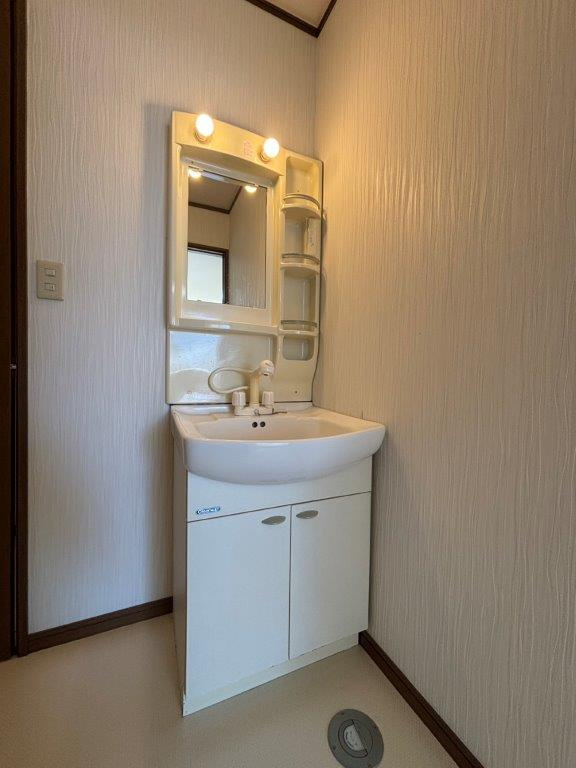 ベル・ドゥミュールの独立洗面台