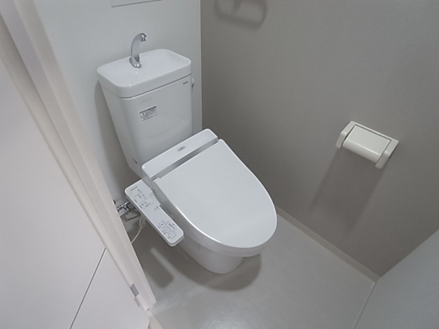 神戸市長田区苅藻通１丁目の賃貸マンションのトイレ|ウォッシュレット付トイレ