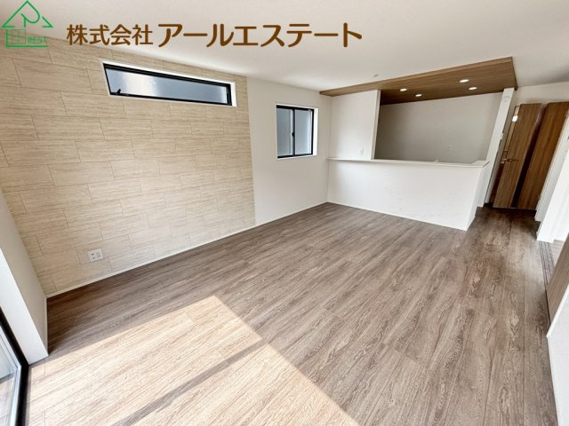 高砂市高砂町東宮町　山陽電鉄「高砂駅」徒歩18分の居間・リビング