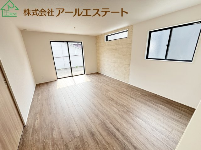 高砂市高砂町東宮町　山陽電鉄「高砂駅」徒歩18分の居間・リビング