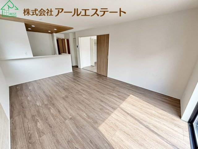 高砂市高砂町東宮町　山陽電鉄「高砂駅」徒歩18分の居間・リビング