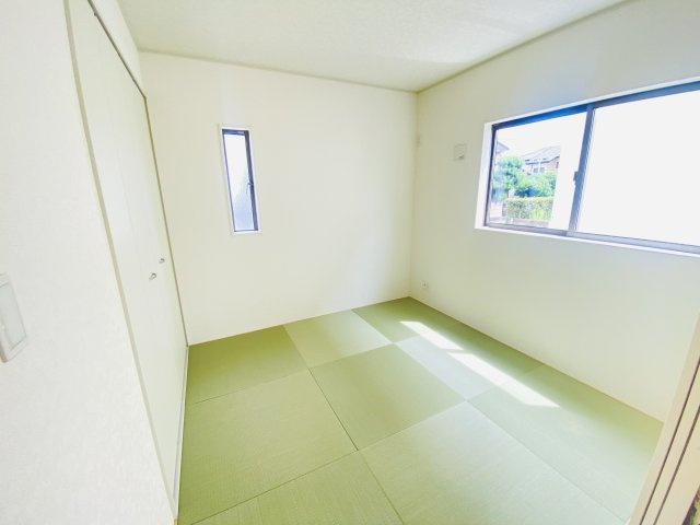 新築　前橋市大利根町第2　クレイドルガーデン　1号棟のその他|　リビング隣の和室はお子様の遊び部屋としてもちょうどいいですね♪							
