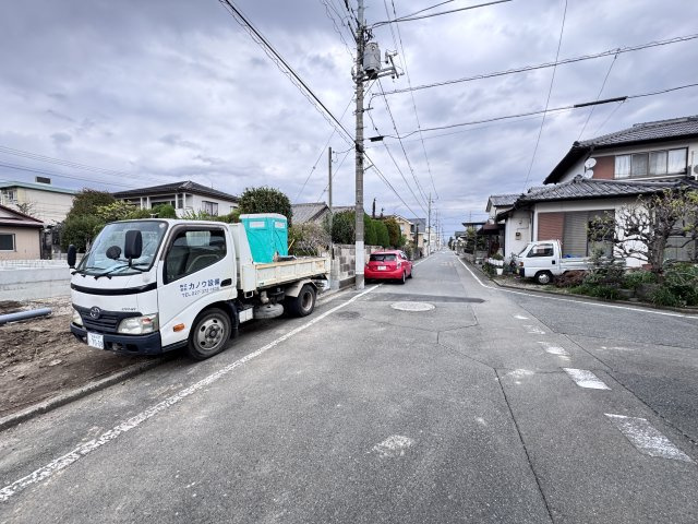 新築　前橋市大利根町第2　クレイドルガーデン　1号棟の前面道路含む現地写真|現地写真　東側接道幅員約6ｍ