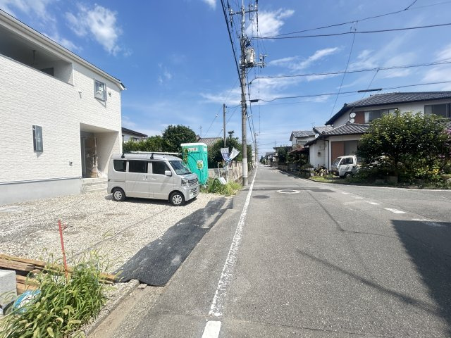 新築　前橋市大利根町第2　クレイドルガーデン　1号棟の前面道路含む現地写真|現地写真　東側接道幅員約6ｍ
