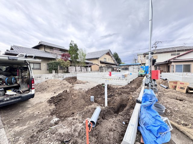 【外観】 | 新築　前橋市大利根町第2　クレイドルガーデン　2号棟 | 現地写真　2026年7月完成予定！類似物件のご内覧等、お気軽にお問合せください♪　							
　							
