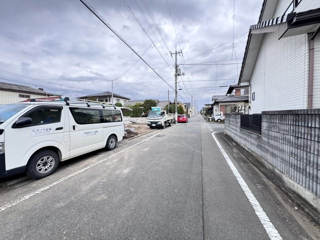 新築　前橋市大利根町第2　クレイドルガーデン　2号棟の前面道路含む現地写真|現地写真　東側接道幅員約6ｍ