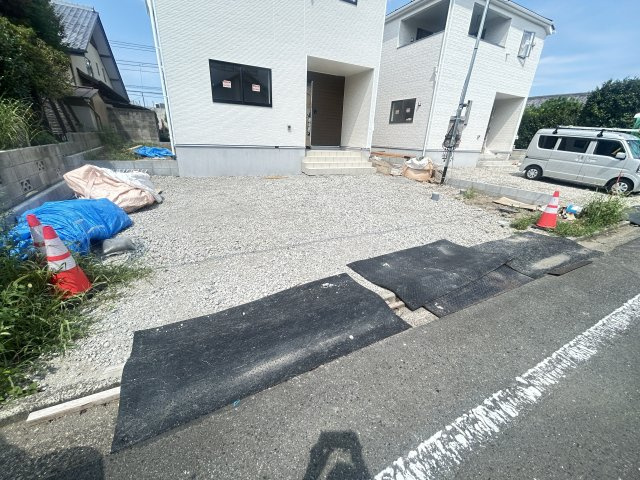新築　前橋市大利根町第2　クレイドルガーデン　2号棟の駐車場|現地写真　駐車スペースは並列3台分可能です！
