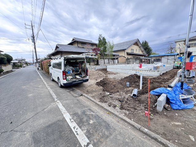 【駐車場】 | 新築　前橋市大利根町第2　クレイドルガーデン　2号棟 | 現地写真　駐車スペースは並列3台分可能です！
