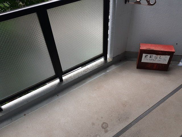 新横浜ＦＳビルのバルコニー