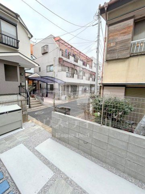【エントランス】 | クレール蓮根 | 清潔なエントランスです