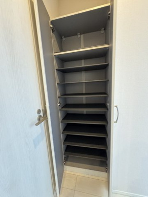 【収納】 | フォルスクラス池尻大橋 | ※同建物ほかのお部屋の写真です。