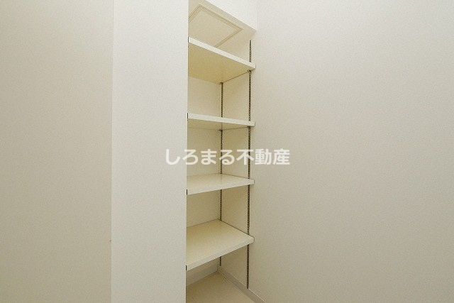 ルクレ堺筋本町レジデンスの収納