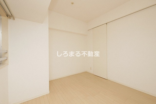 ルクレ堺筋本町レジデンスの洋室
