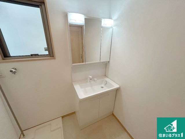 宝塚市中筋　中古一戸建ての独立洗面台|掃除のしやすい洗面台で毎日清潔！
