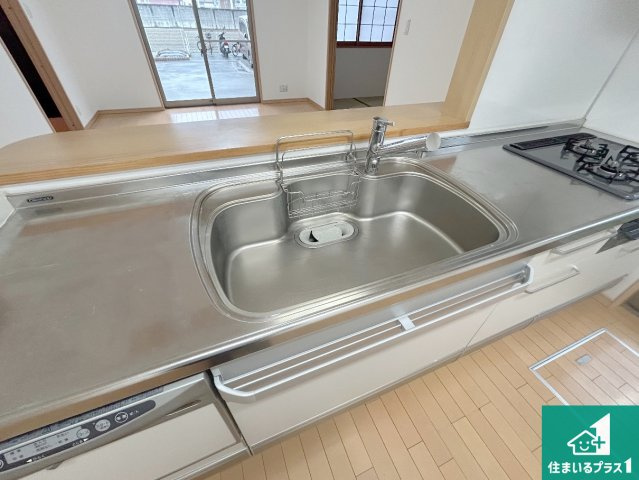 宝塚市中筋　中古一戸建ての設備|広々としたシンクで食器洗いも楽々！