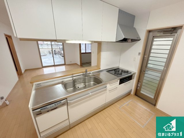 宝塚市中筋　中古一戸建てのキッチン|子供を見守れる、カウンターキッチン！
