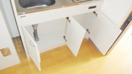 金子ビルのキッチン|キッチン下収納です。