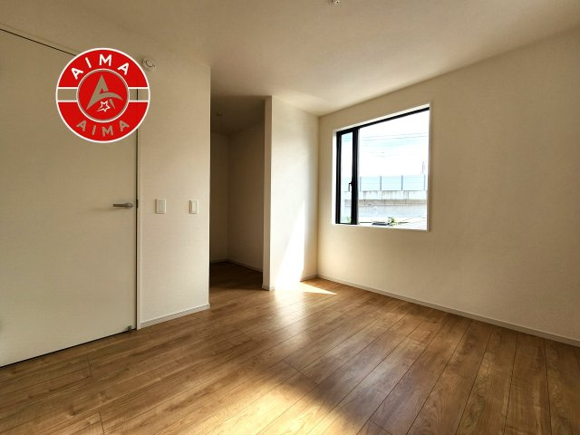 福岡市博多区南本町1丁目第1-2棟（1号棟）　の寝室|主寝室には収納力に優れたクローゼットがありますので、お部屋もすっきり片付きます。