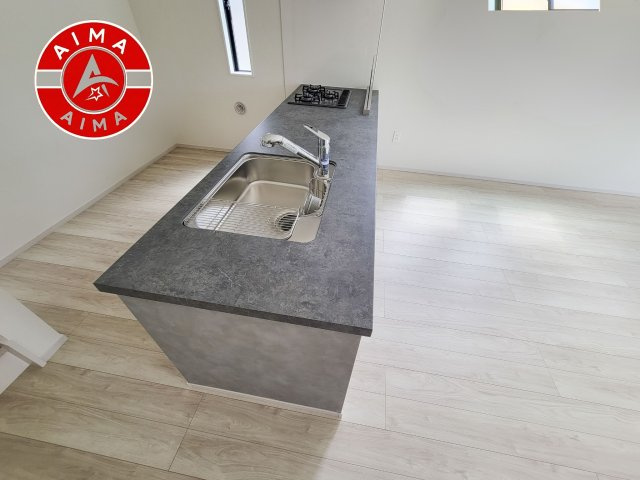 福岡市博多区南本町1丁目第1-2棟（1号棟）　の内観：施工例|ダイニングテーブルへの配膳がラクラク、お料理はかどるカウンター付きシステムキッチン！