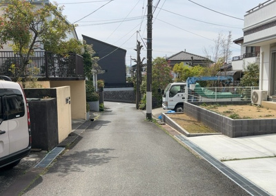 【展望】 | ガルボシティー八王子市絹ヶ丘２丁目５期 | 桜や紅葉の名所に出かける人は多いと思いますが、家にいながら季節の移ろいを感じる生活を送りませんか？リビングや窓から見える景色が生活を彩るワンポイントに！現地から見える景色を堪能してみては如何でしょう。