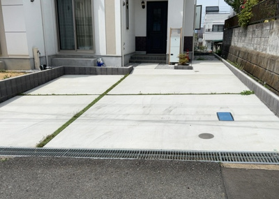 【駐車場】 | ガルボシティー八王子市絹ヶ丘２丁目５期 | 駐車場と明記されていても、最小スペースでつくられた駐車場だと大型車は駐車できなかったり、出入りしにくくなったりする可能性があります。お車のサイズと購入したい物件の駐車場のサイズを現地で確認しましょう。