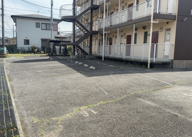 【外観】 | ソラーナコート | 物件の詳細については、現地を見てわかること以外に、役所や法務局などで調べないとわからないことがあります。そのため、現地に行く場合は、もしこの物件を買ったらどのような生活ができるかをイメージしましょう。