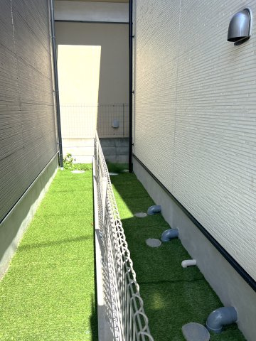 【その他】 | 茅ヶ崎市柳島１丁目　新築分譲住宅４期　1号棟 | 人工芝施工済み