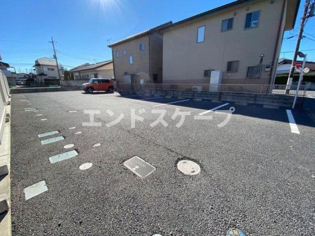 エーデルリリーの駐車場|高崎、前橋、伊勢崎エリアのお部屋探しはエンドスケープまで！お客様の理想お聞かせ下さい♪