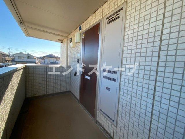 エーデルリリーのエントランス|高崎、前橋、伊勢崎エリアのお部屋探しはエンドスケープまで！お客様の理想お聞かせ下さい♪