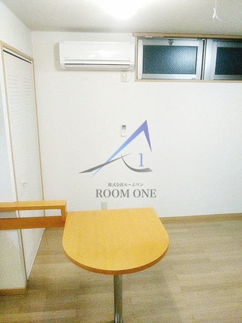 ハイムナウヒルズの居間・リビング|洋室のお部屋です。