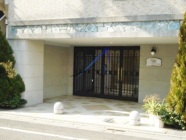 プレール学芸大学参番館のエントランス|エントランスです。
