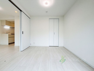 【寝室】 | カーサ和泉 | 洋室　4.5帖　※現地に家具の配置はございません