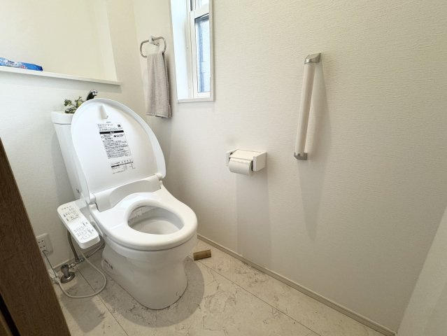 グランディ施工の築浅で立地も最適♪新生活にぜひ♪栃木市大平町富田のトイレ|ゆったりとした空間のトイレです