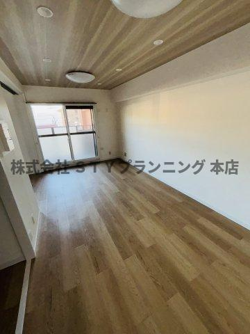 仲介手数料0円！ライオンズマンション高針台の居間・リビング