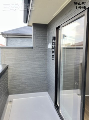 碧南市笹山町1号棟のバルコニー|主寝室専用バルコニー