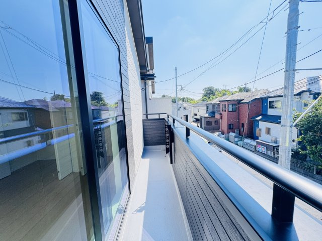 松戸市和名ケ谷新築戸建のバルコニー|寝室前南向きバルコニー・日当たり良好♪