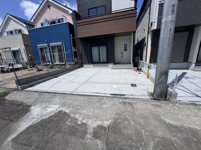 松戸市和名ケ谷新築戸建の駐車場|A号棟駐車スペース・並列2台駐車可